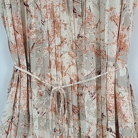 NEW Entro Women's Alexa Pleated Mini Cream Coral Floral Dress Tie at Waist Sz S - Picture 3 of 8